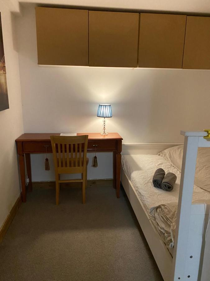 Edinb&B المظهر الخارجي الصورة